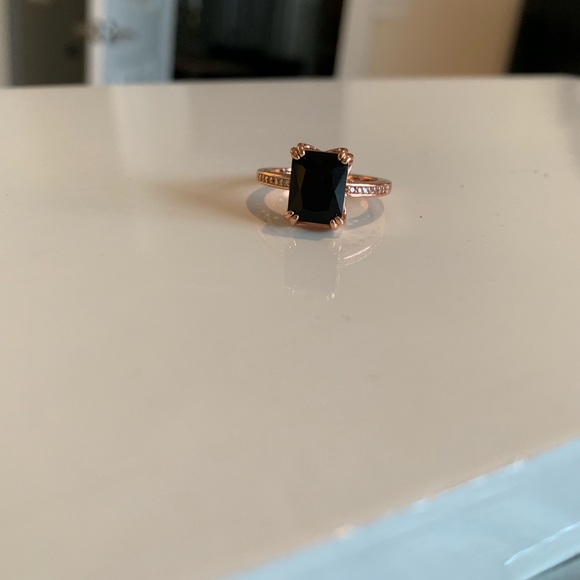 Beautiful ring - Picture 3 of 5